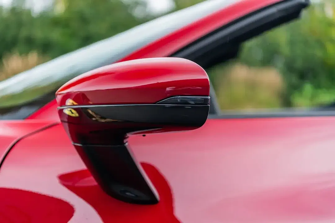 Ferrari 296 GTS - Thumbnail 12