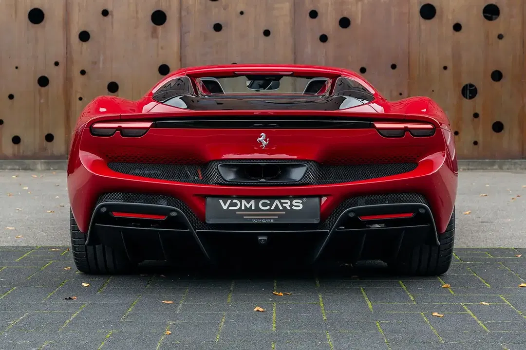 Ferrari 296 GTS - Thumbnail 5