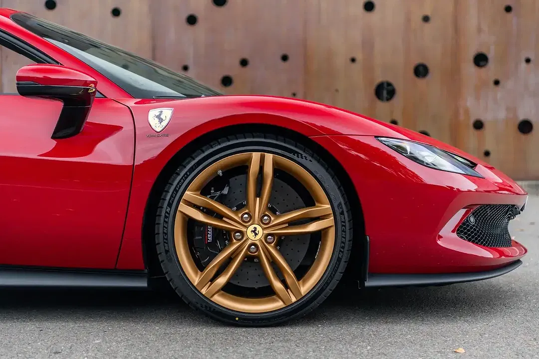 Ferrari 296 GTS - Thumbnail 9