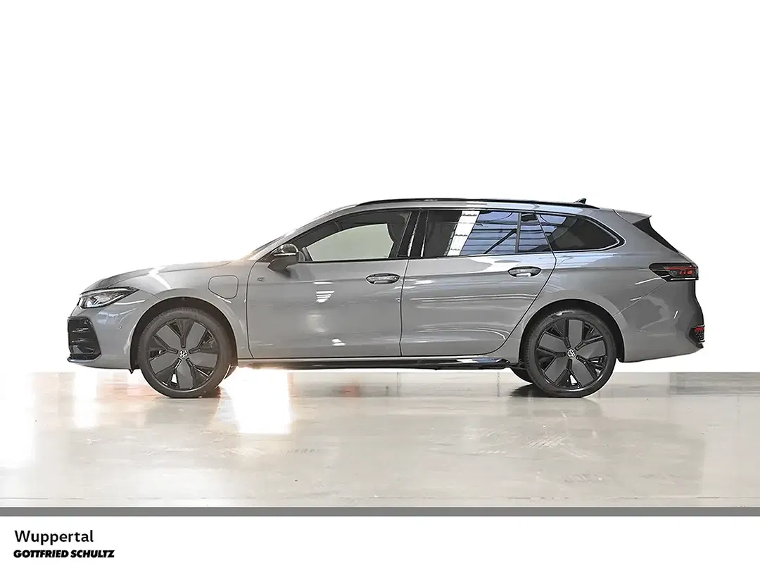 Volkswagen Passat - Thumbnail 3