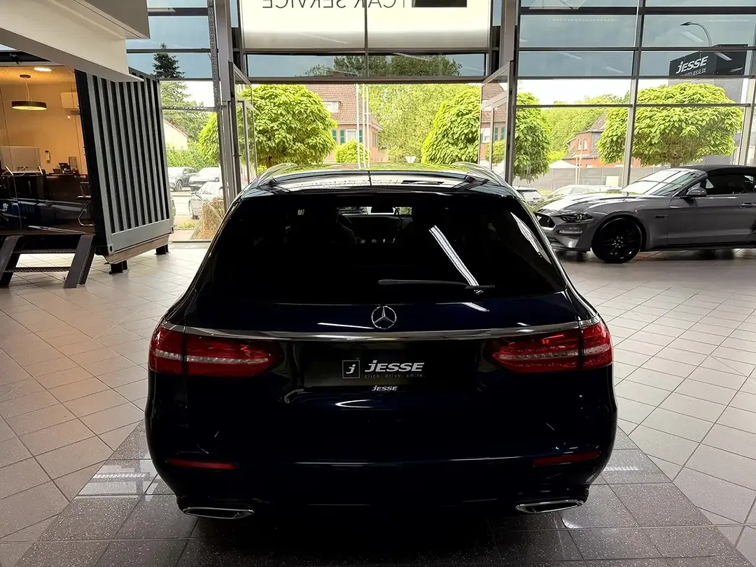 Mercedes-Benz E 200 - Thumbnail 6