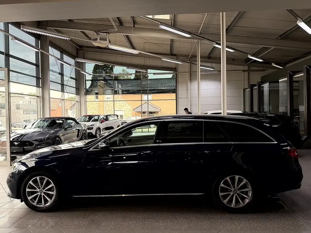 Mercedes-Benz E 200 - Thumbnail 8