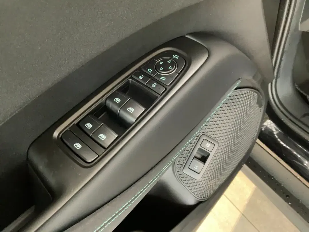 BYD Seal 6 - Thumbnail 13