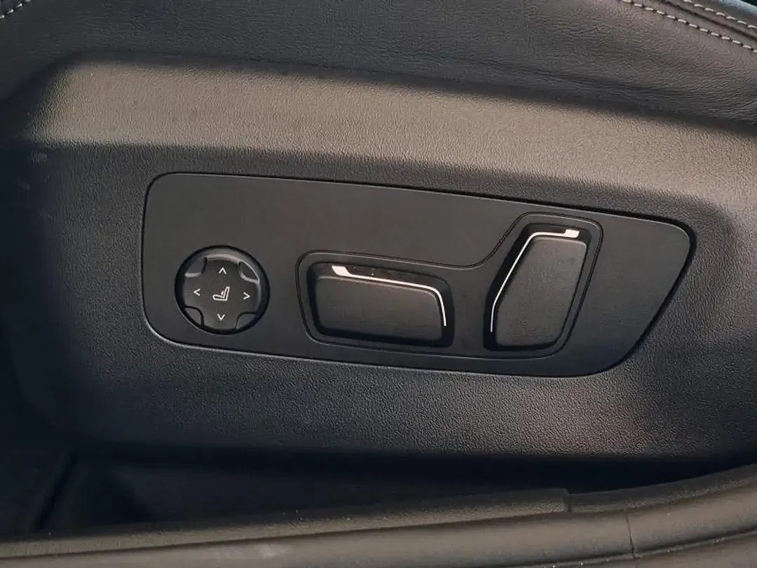 BMW M5 - Thumbnail 13