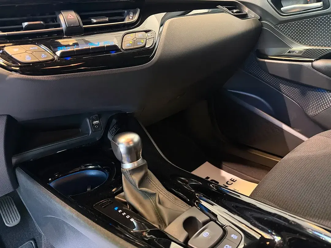 Toyota C-HR - Thumbnail 11