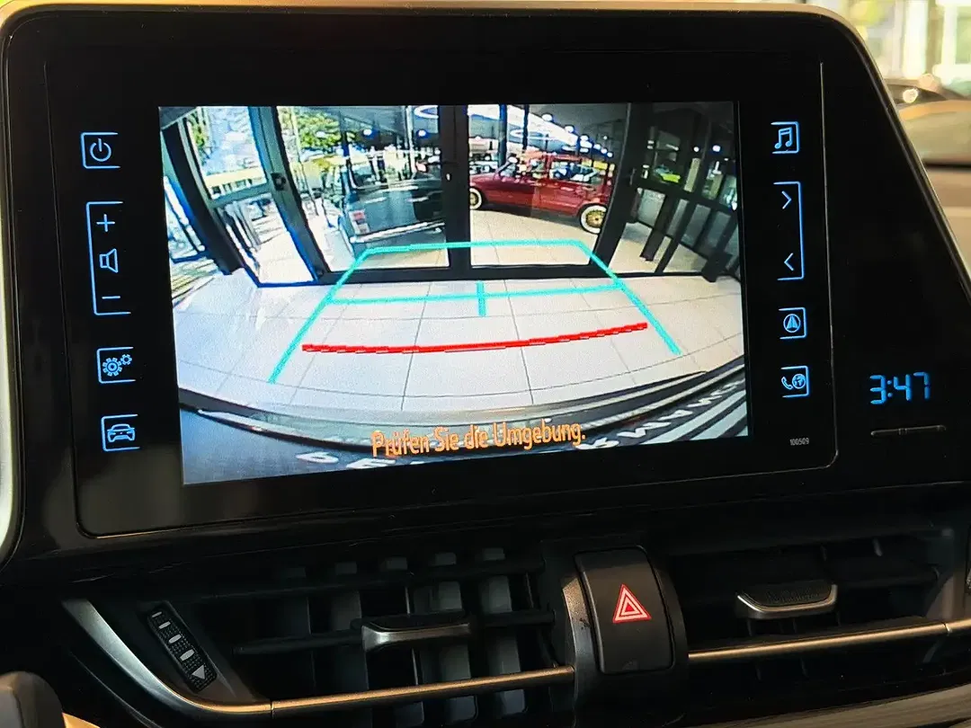 Toyota C-HR - Thumbnail 8