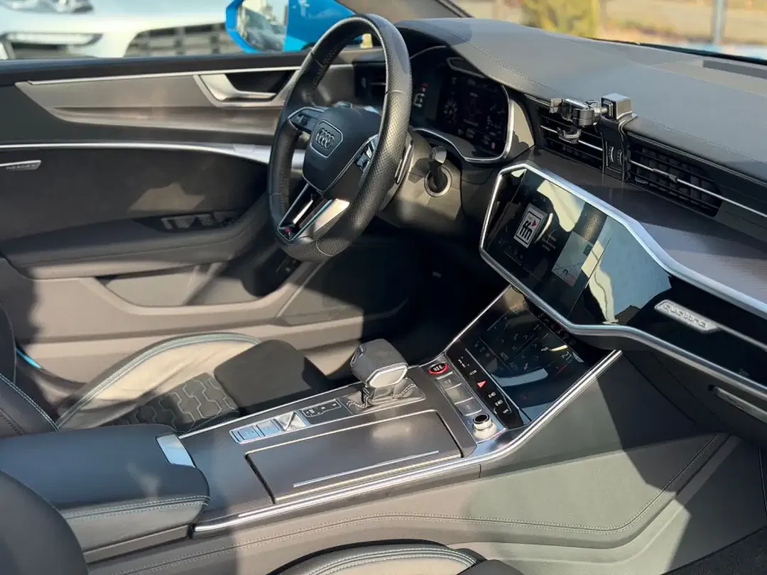 Audi RS7 - Thumbnail 43