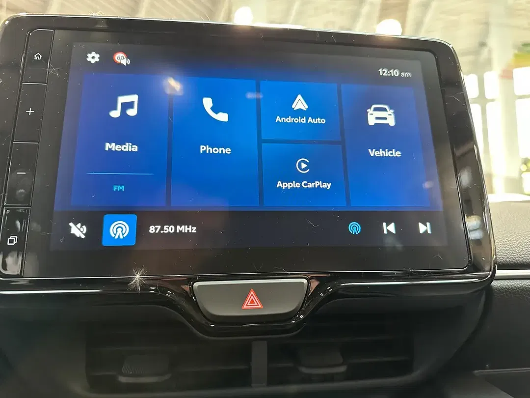 Toyota Yaris - Thumbnail 14