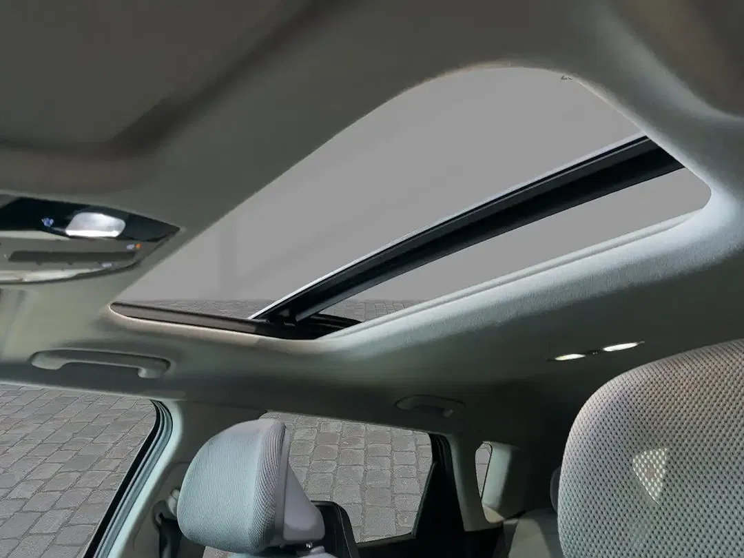 Kia EV4 - Thumbnail 13