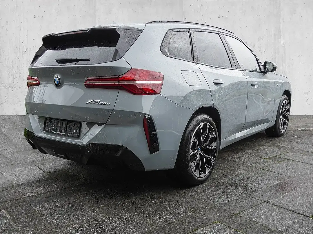 BMW X3 - Thumbnail 2