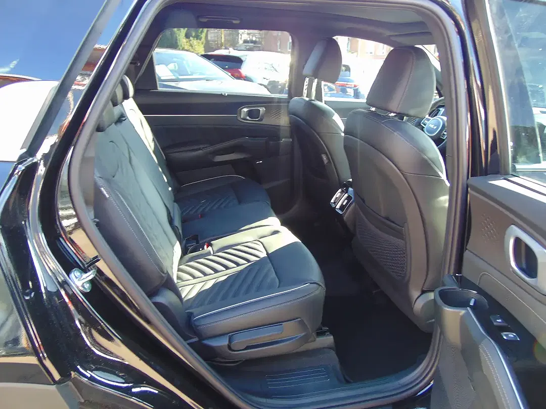Kia Sorento - Thumbnail 10