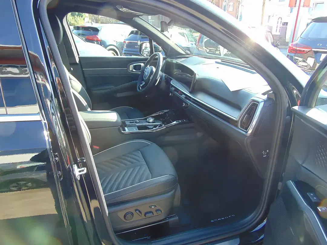 Kia Sorento - Thumbnail 11