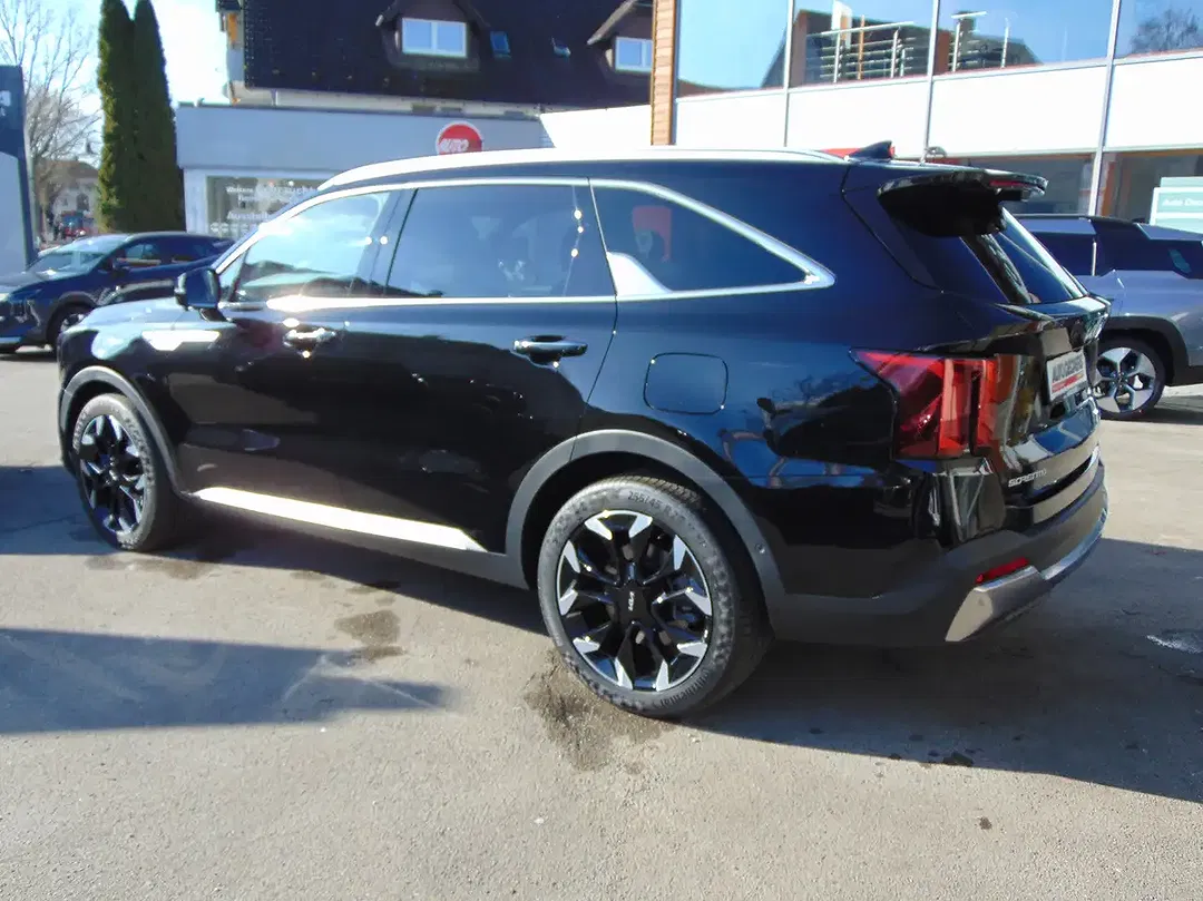 Kia Sorento - Thumbnail 3