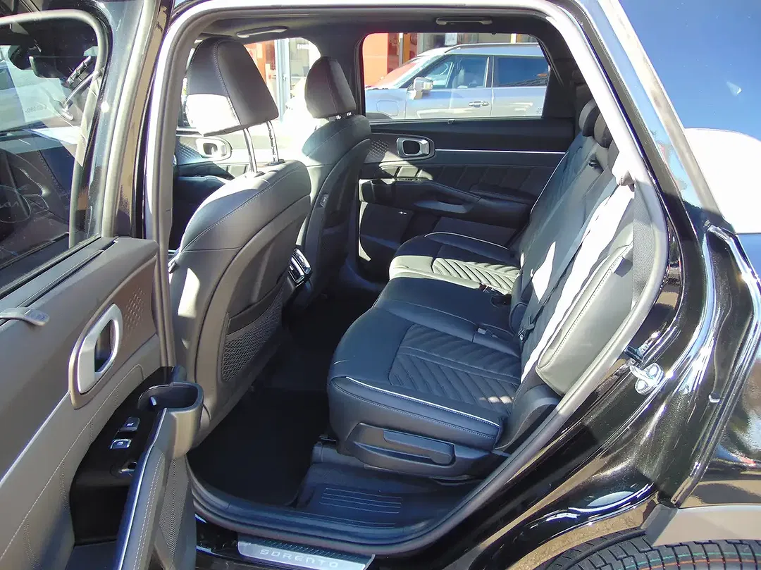 Kia Sorento - Thumbnail 9