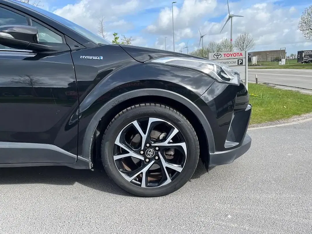 Toyota C-HR - Thumbnail 4