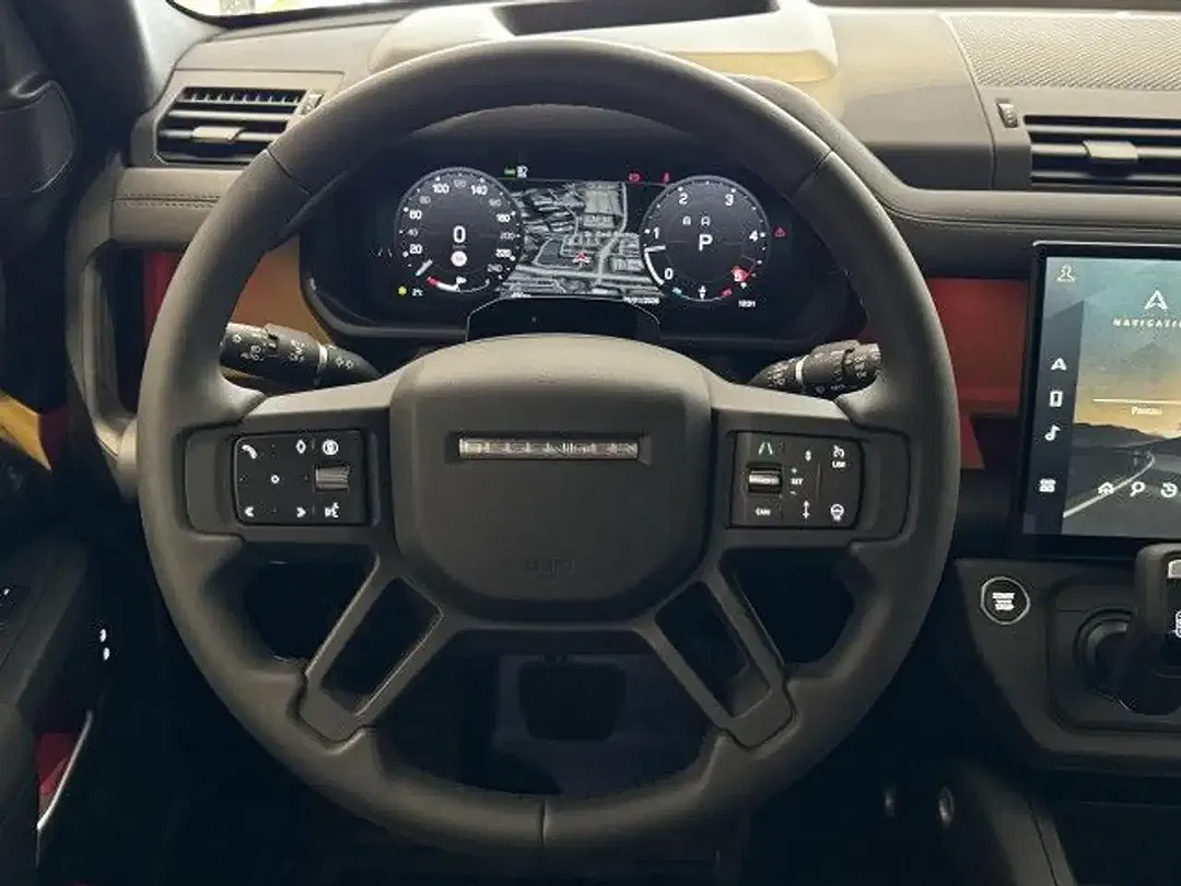 Land Rover Defender - Thumbnail 9