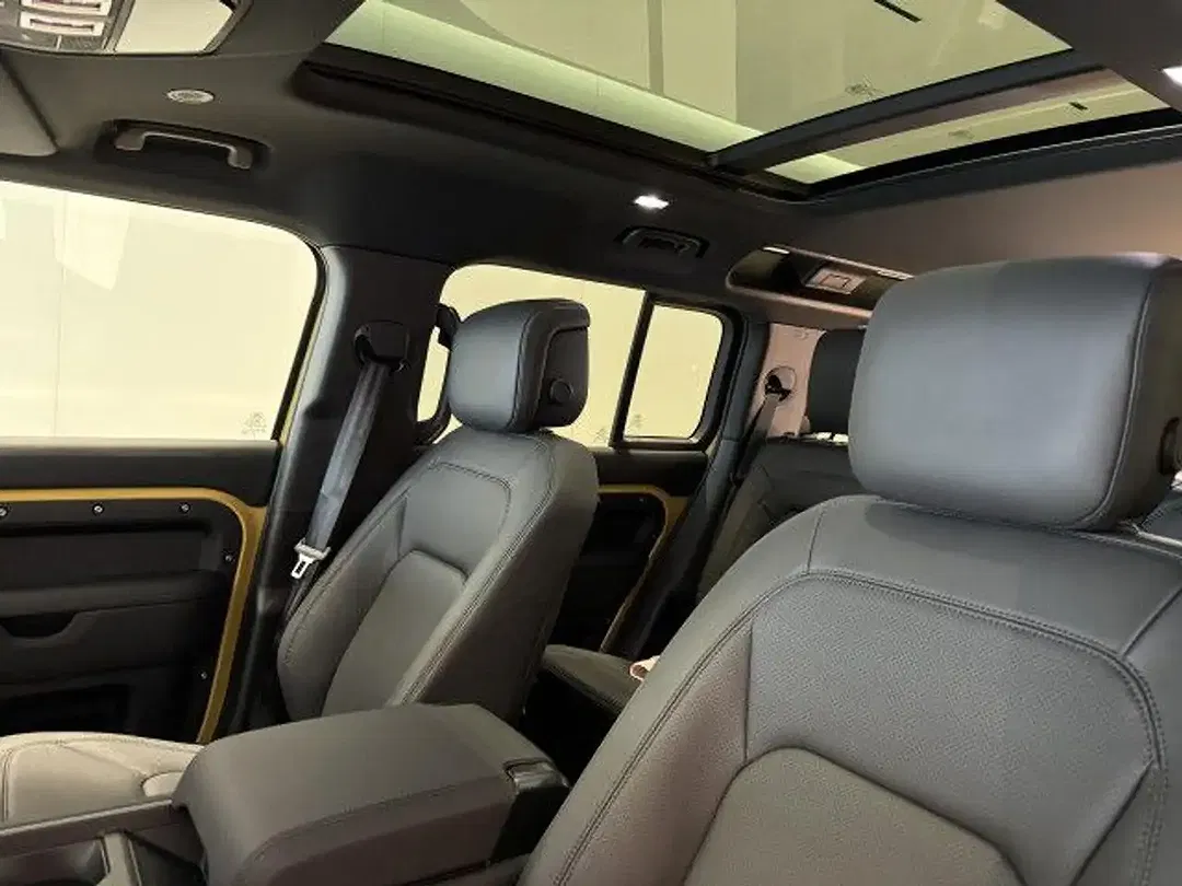 Land Rover Defender - Thumbnail 11