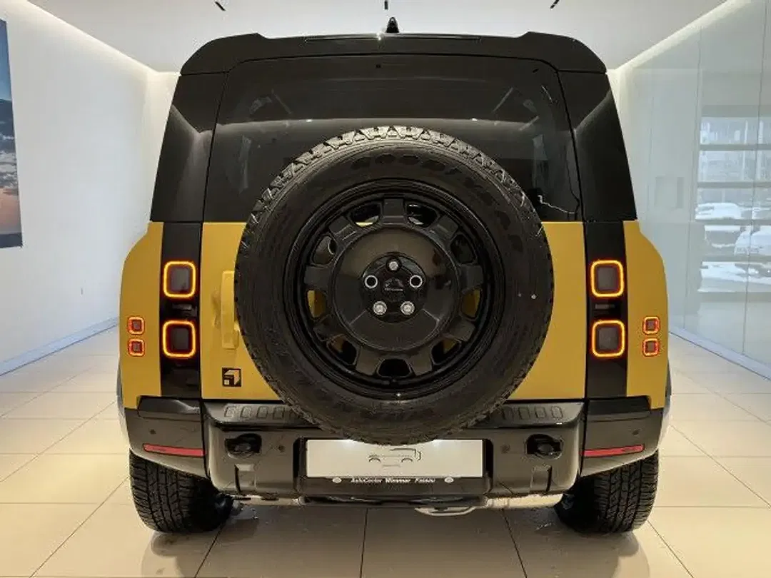 Land Rover Defender - Thumbnail 6