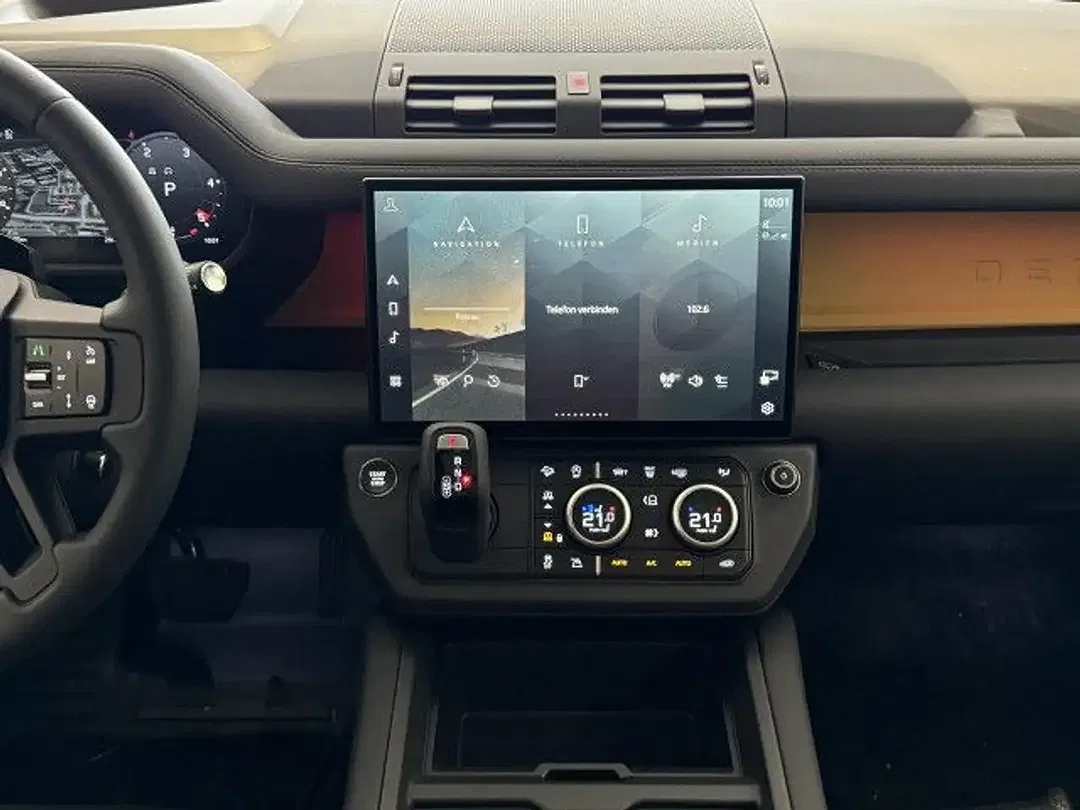 Land Rover Defender - Thumbnail 8
