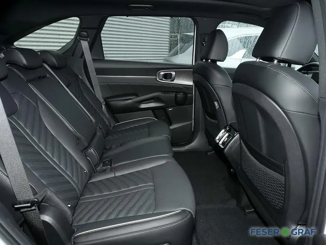 Kia Sorento - Thumbnail 5