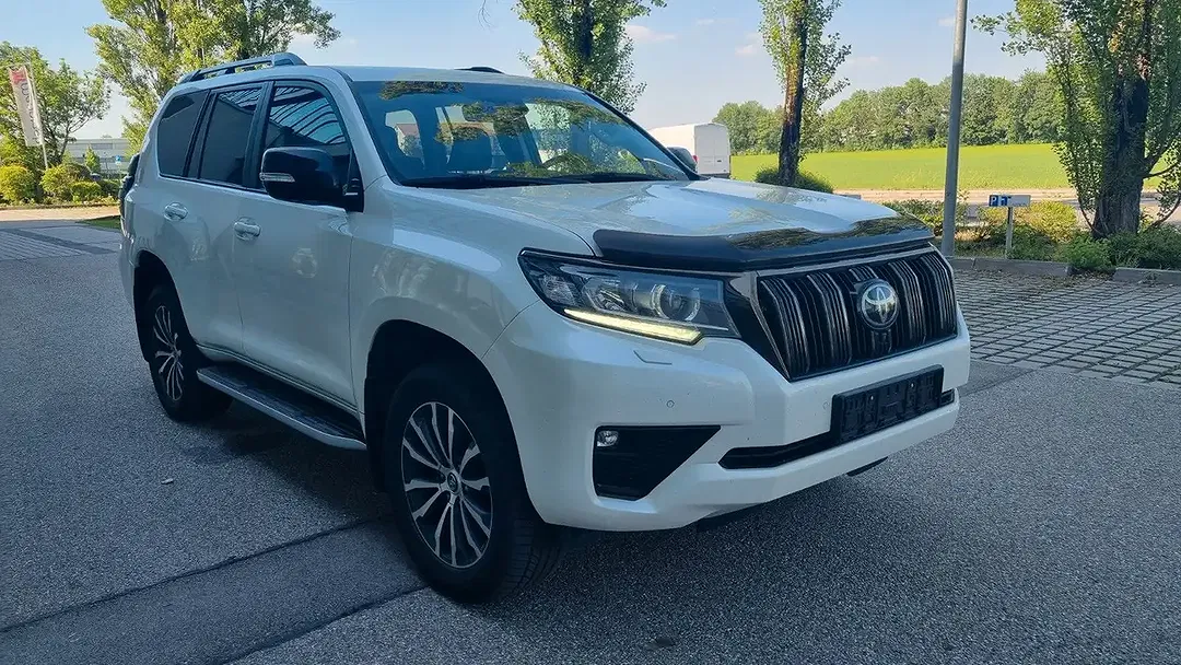 Toyota Land Cruiser - Thumbnail 2