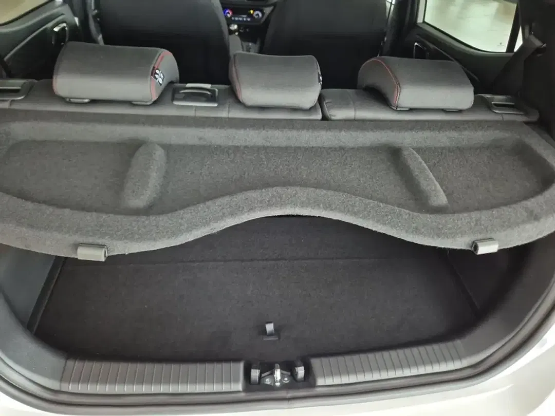 Hyundai i10 - Thumbnail 12