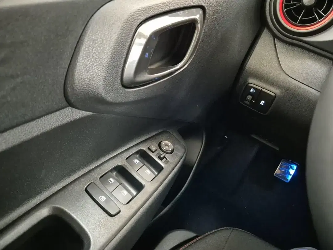 Hyundai i10 - Thumbnail 13