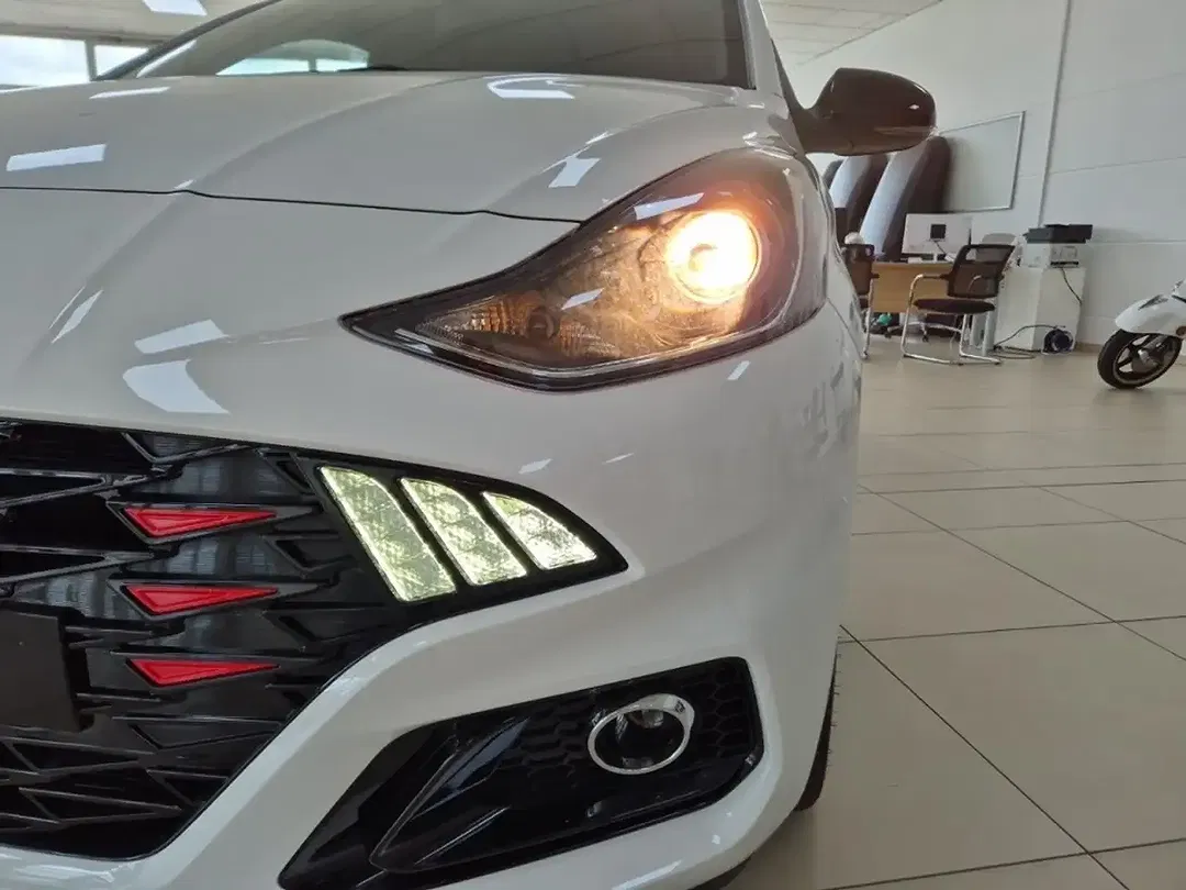 Hyundai i10 - Thumbnail 5
