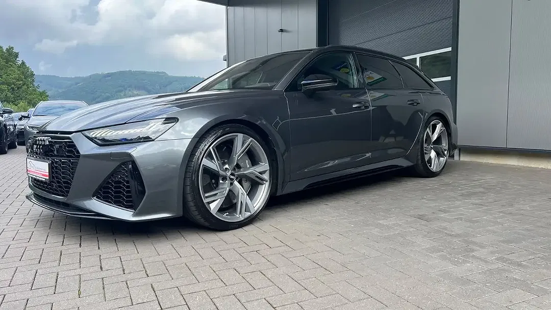 Audi RS6 - Thumbnail 2