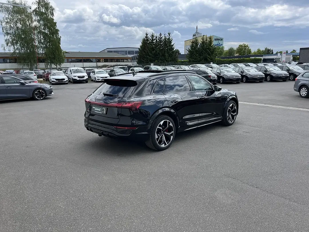 Audi SQ8 - Thumbnail 6
