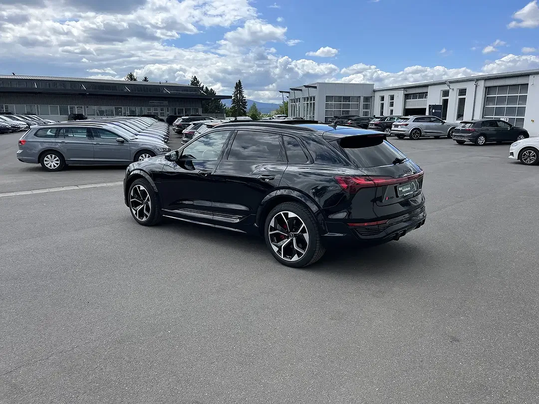 Audi SQ8 - Thumbnail 9