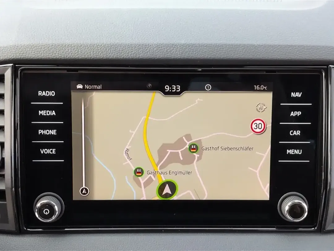 Skoda Karoq - Thumbnail 11