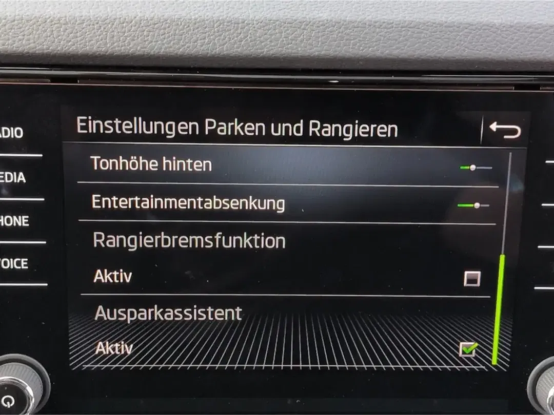 Skoda Karoq - Thumbnail 13