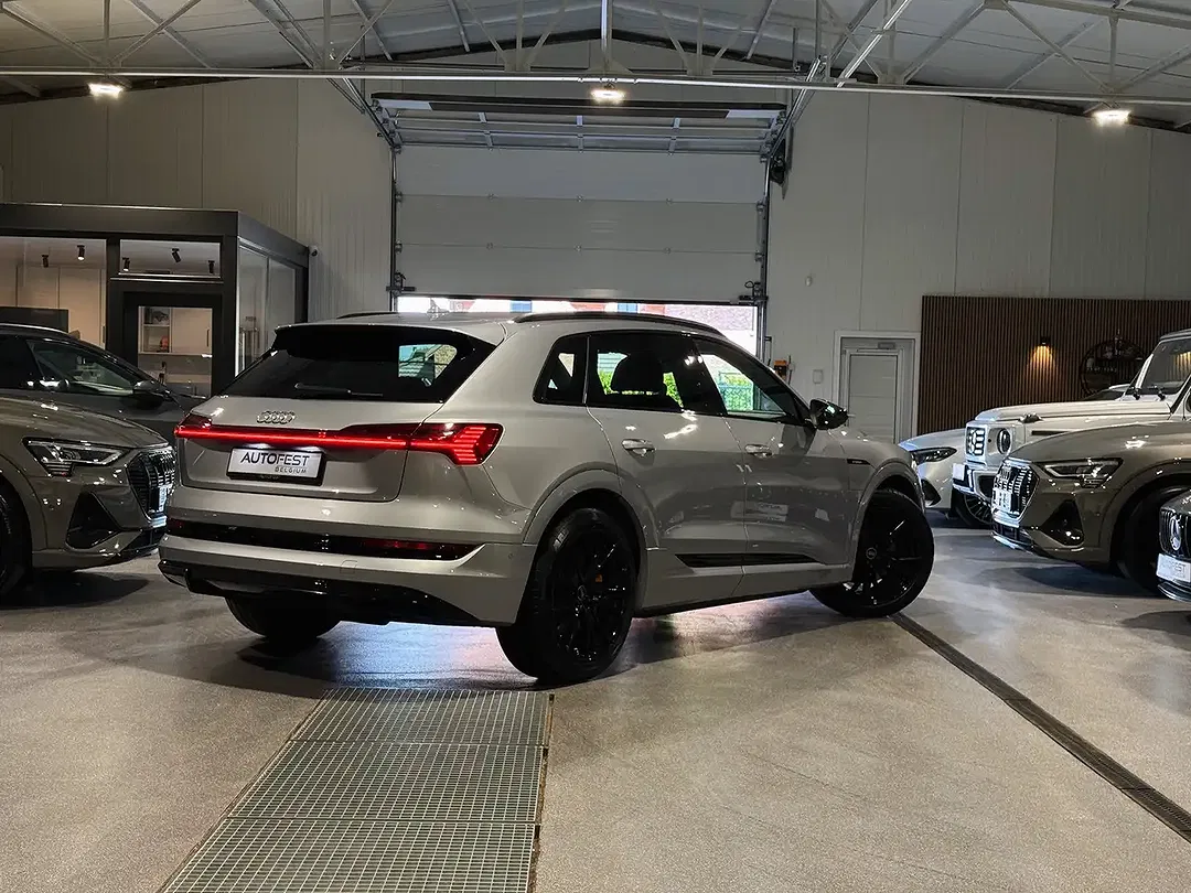 Audi e-tron - Thumbnail 37
