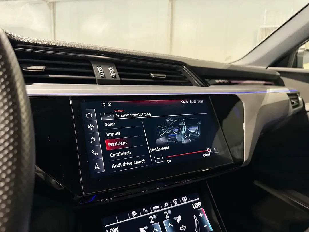 Audi e-tron - Thumbnail 39