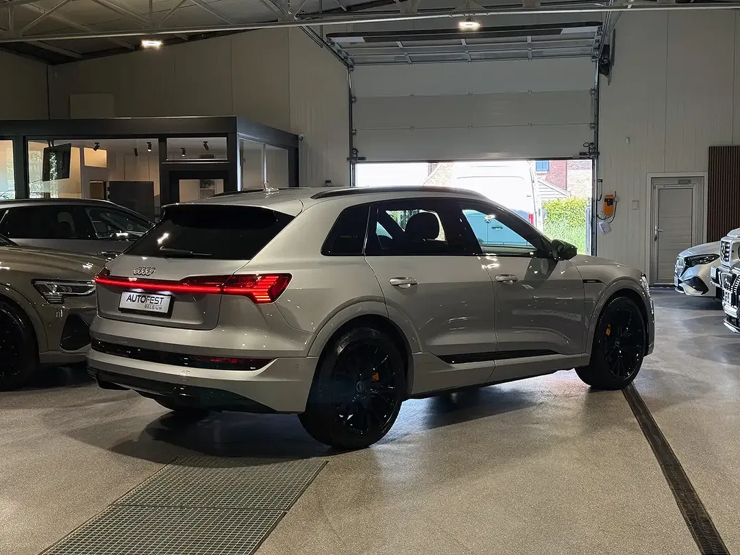 Audi e-tron - Thumbnail 6