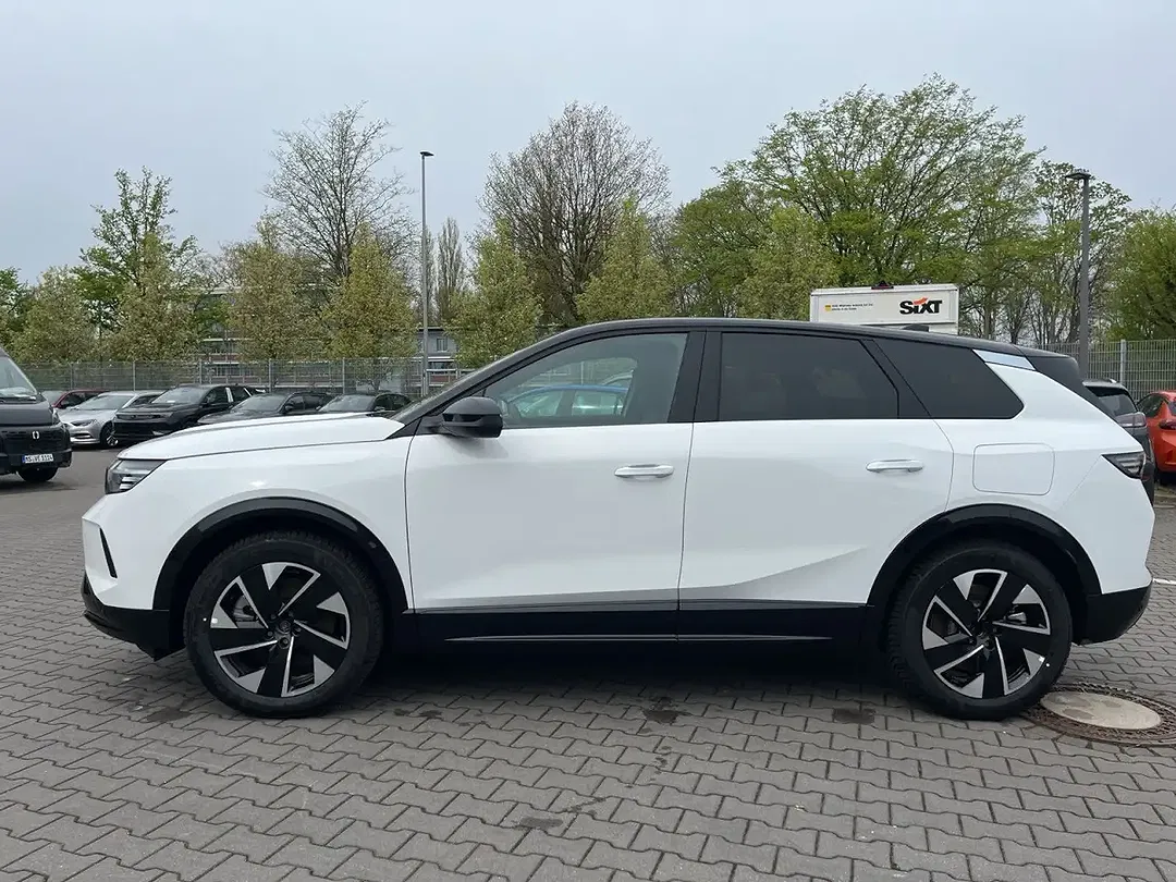 Opel Grandland - Thumbnail 2