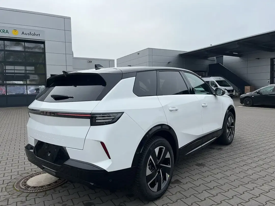 Opel Grandland - Thumbnail 3