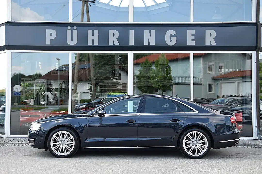 Audi A8 - Afbeelding 1