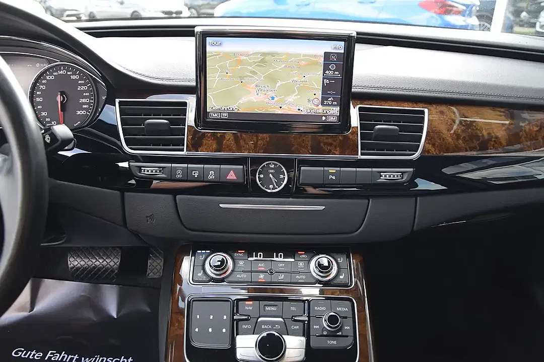 Audi A8 - Thumbnail 10