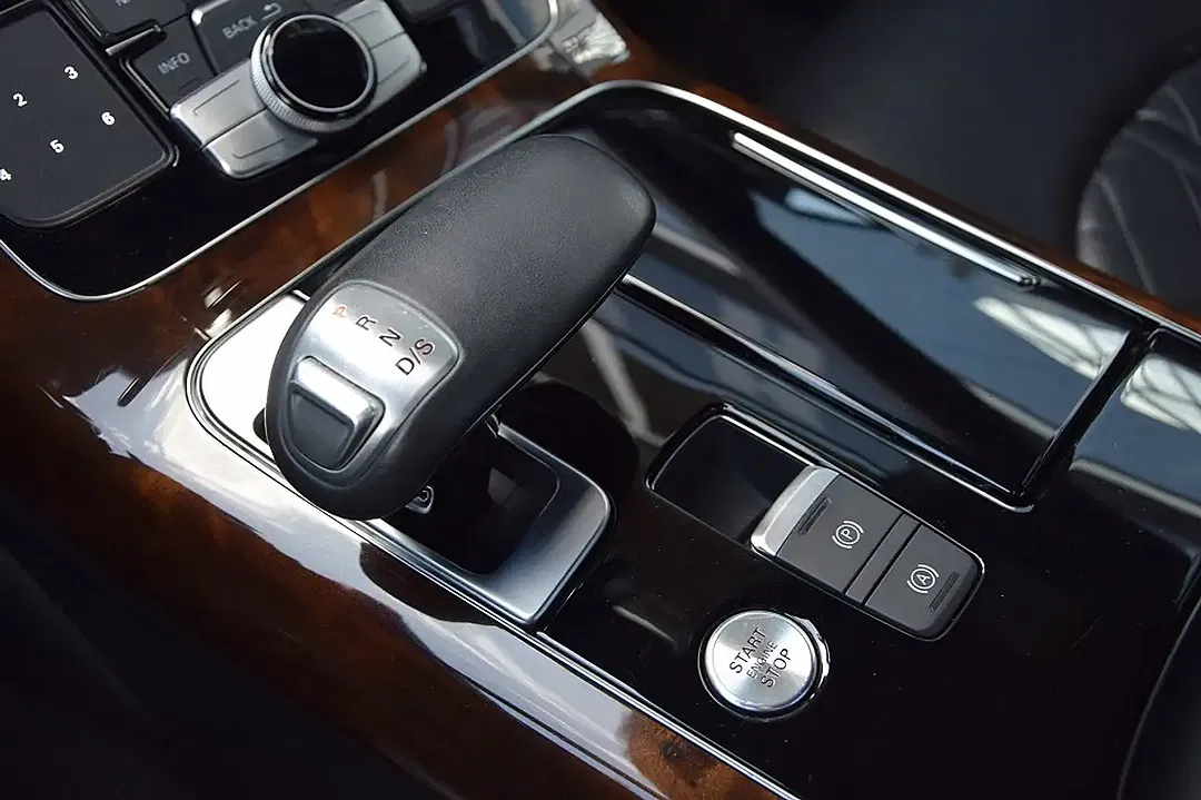 Audi A8 - Thumbnail 11
