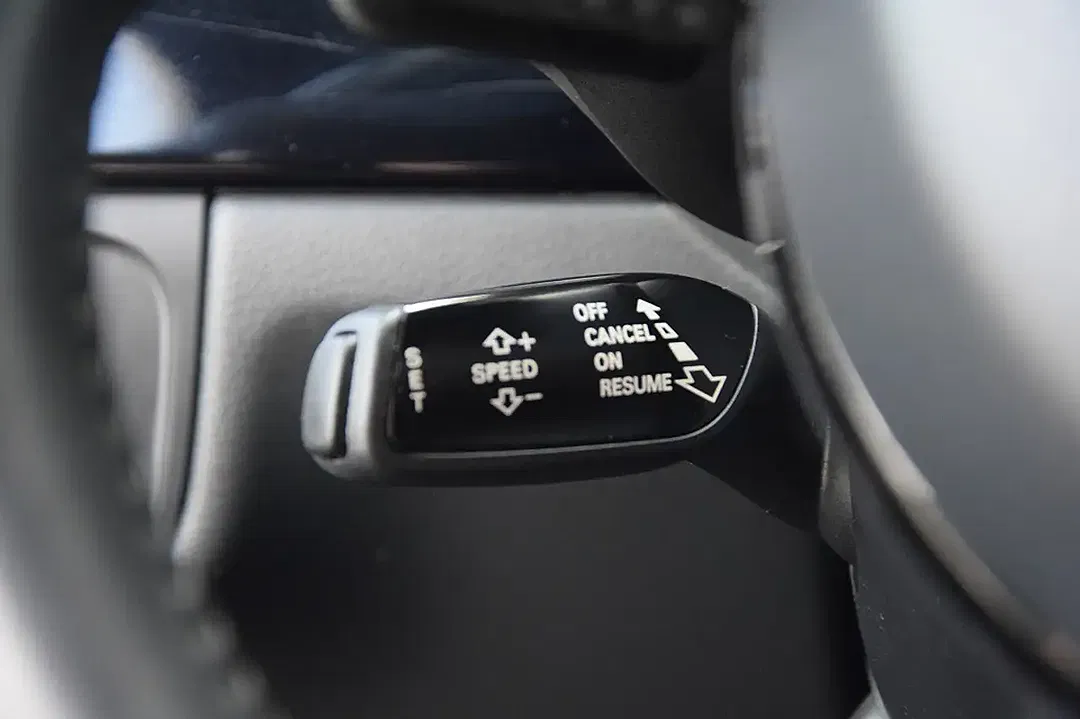 Audi A8 - Thumbnail 13