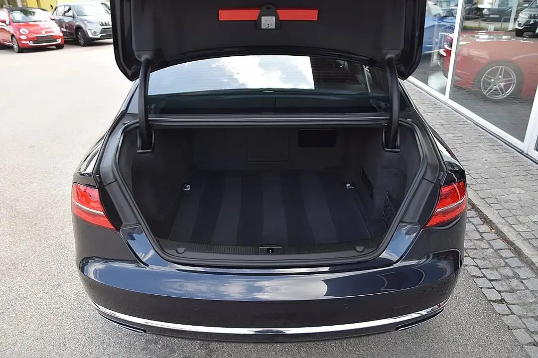 Audi A8 - Thumbnail 17