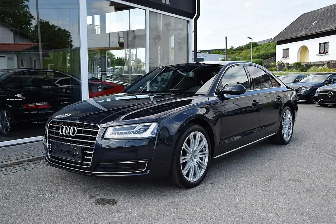 Audi A8 - Thumbnail 2