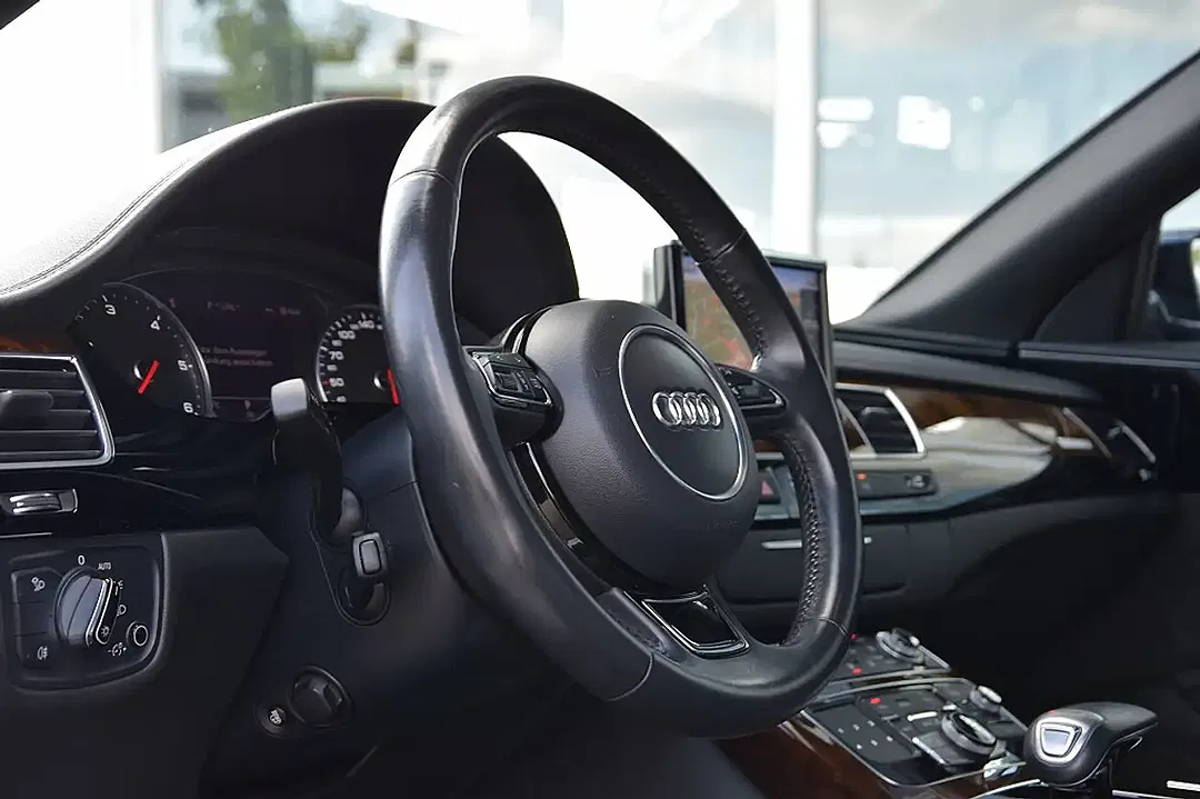 Audi A8 - Thumbnail 7
