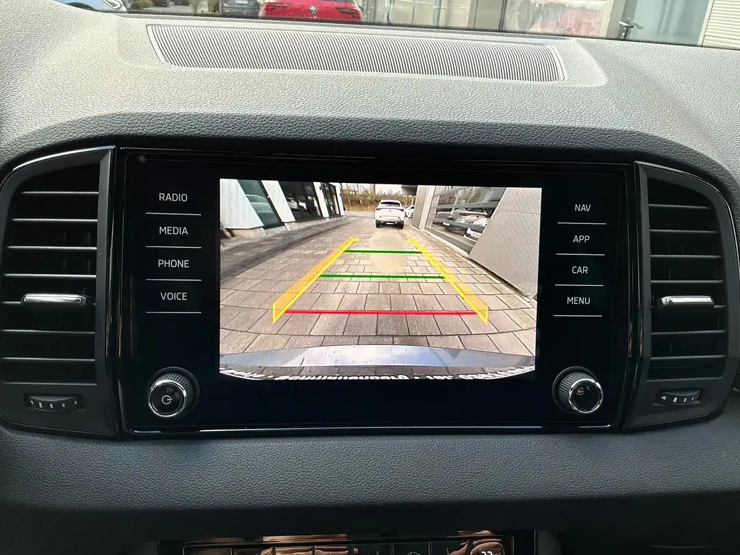 Skoda Karoq - Thumbnail 11