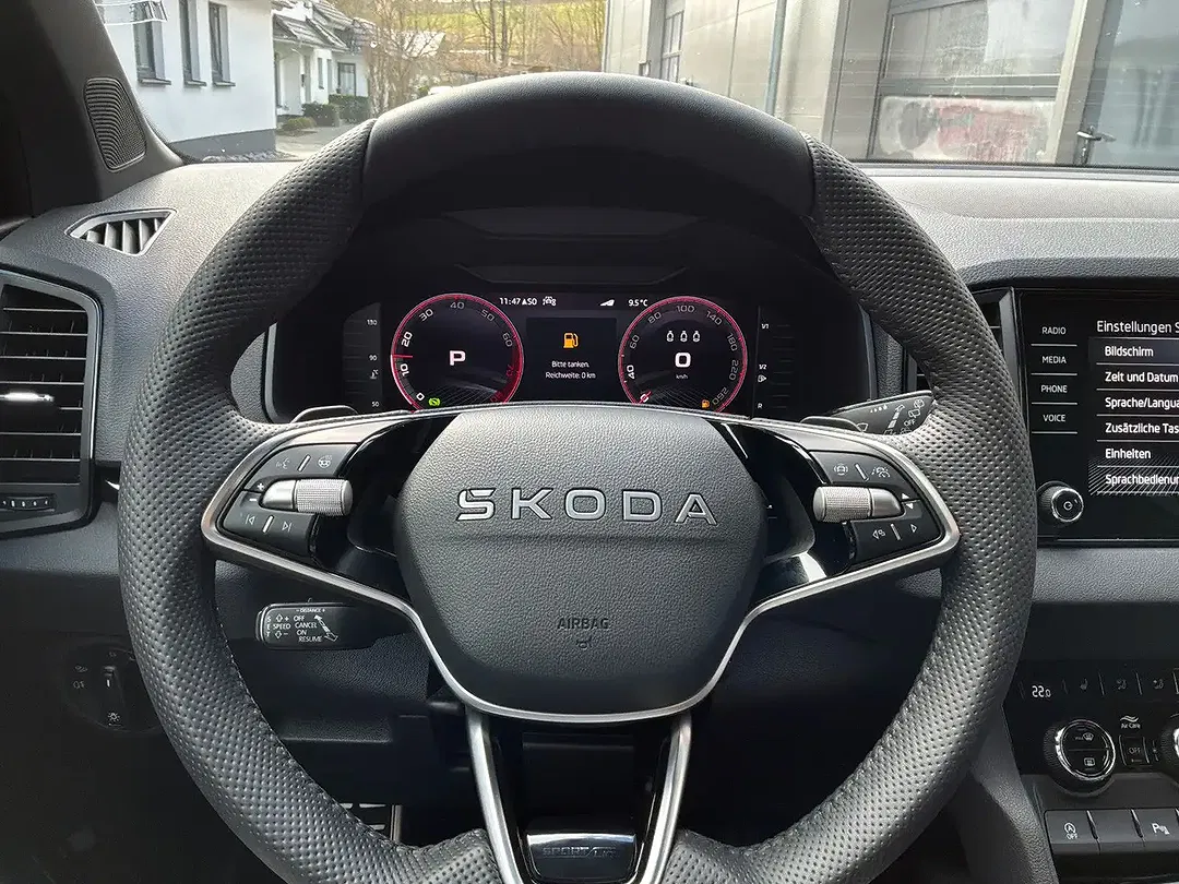 Skoda Karoq - Thumbnail 9