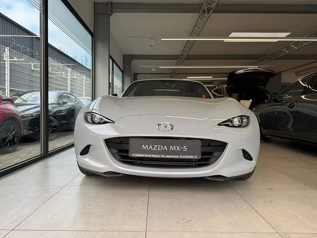 Mazda MX-5 - Thumbnail 3