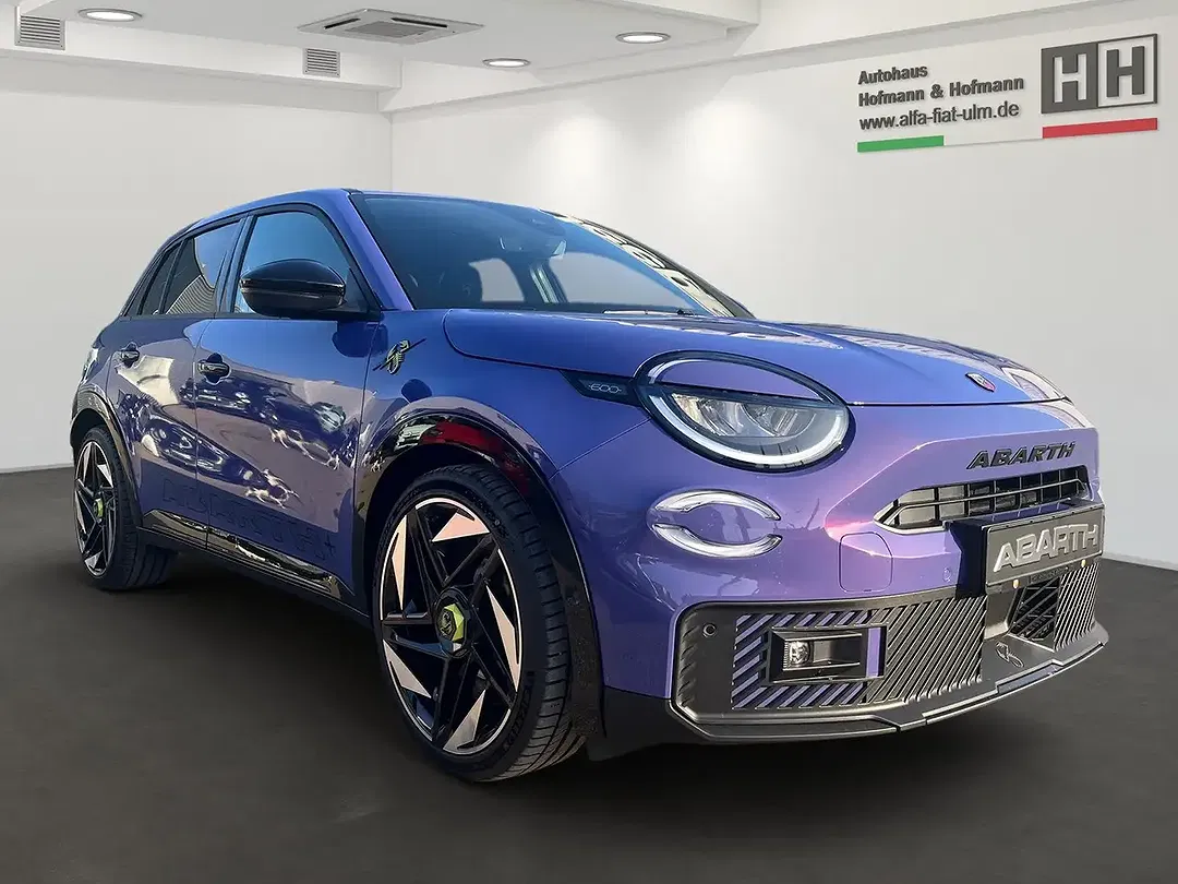 Abarth 600e - Thumbnail 2