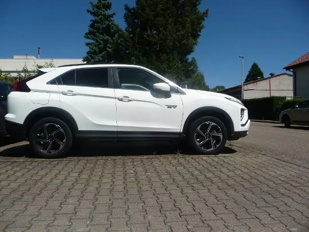 Mitsubishi Eclipse Cross - Thumbnail 1
